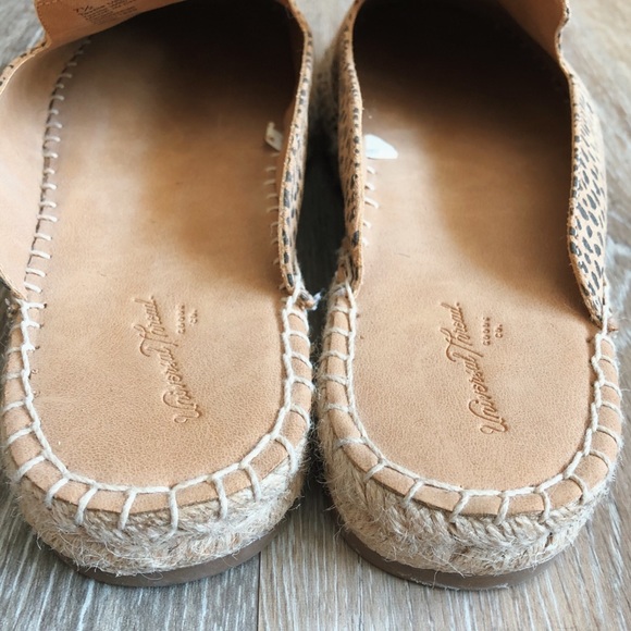 Universal Thread Leopard Flats - Picture 6 of 7
